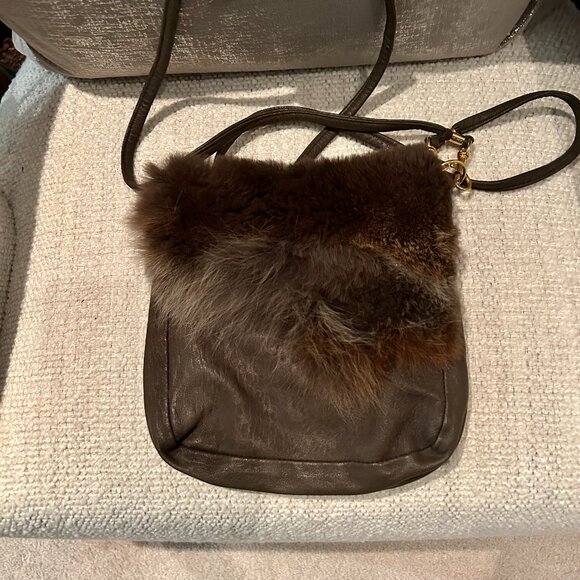 Paula Lishman Olive/Khaki Leather & Sheared Beaver Fur Crossbody – One-of-a-Kind - Picture 6 of 7